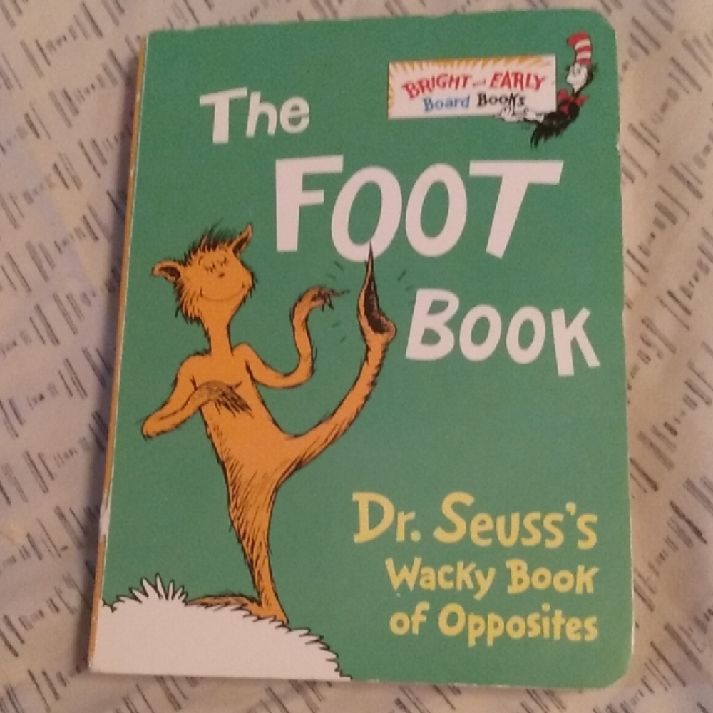 4/$20 Vintage, Dr. Seuss's "The Foot Book Wacky Book of Opposites" Book 1996